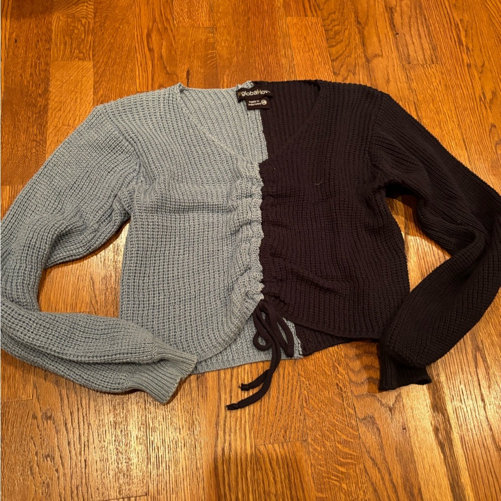 Global love sweater